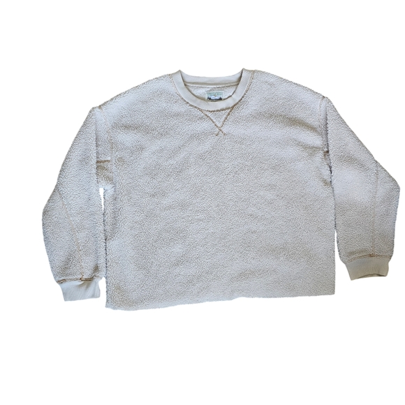 American Eagle AEO cream pullover sweater raw hem women's Size Medium fuzzy - Picture 2 of 8